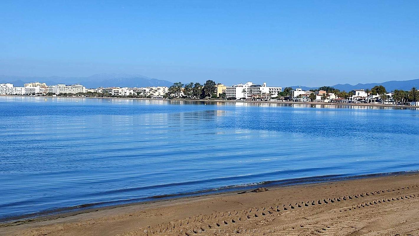 29 - Rosas - Paseo Maritime et Plage Nova.jpg